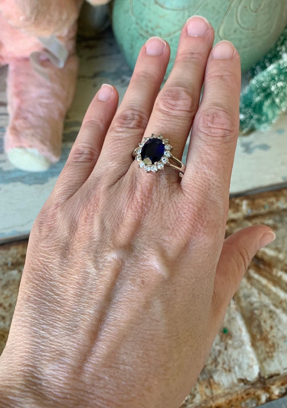 Anillo vintage de diamantes de imitacion brillantes con piedra azul oscuro en tono plateado joyeria de fiesta talla 12 Etsy Espana