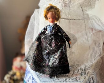 Vintage Little Miss Dollikin Triki Miki doll Uneeda mini jointed doll