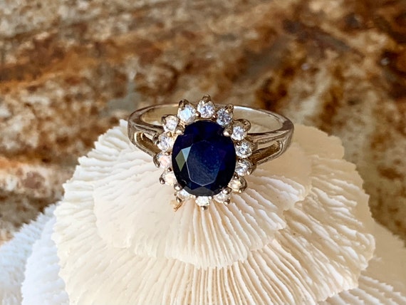 Anillos con piedra azul marino deals