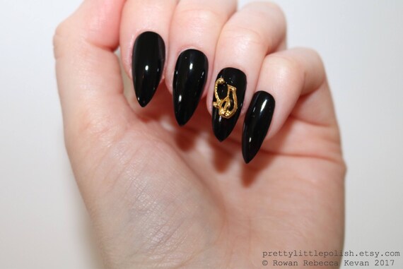 Gold nail charms, Nail jewels, Nail jewellry, Nail decoration, Nail art, Nail designs, Nail art designs, Stiletto nails, Fake nails