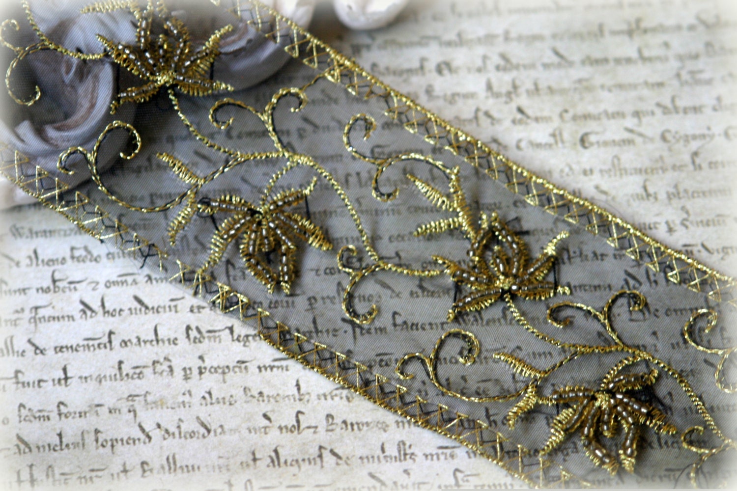 Garniture de tresors perles feuille brodée motif décoratif pour robes, l’artisanat, LA-164, bandeaux, ceintures, robes Haute Couture Garniture de tresors perles feuille brodée motif décoratif pour robes, robes l’artisanat, LA-164, bandeaux, ceintures, robes robes, Haute Couture d4e6a7
