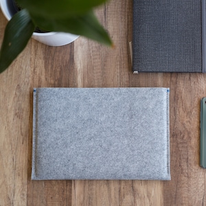 Macbook, iPad Pro, iPad Air Sleeve, Minimalist Lightweight Light Grey Felt