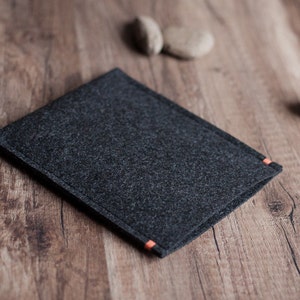 Kindle Voyage, Kindle Paperwhite, Oasis, Fire case sleeve, anthracite felt with a colour accent