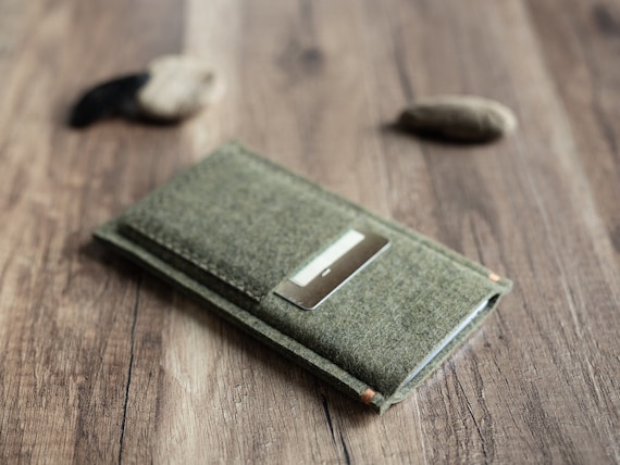 Google Pixel phone case with credit card pocket