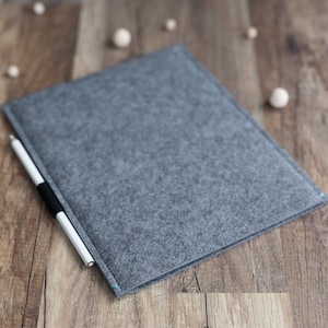 Onyx Boox sleeve with pen holder, grey felt