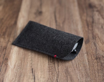 Sunglasses Case in Anthracite, Soft Felt Eyewear Sleeve, Dark Grey Eyeglasses Protective Sleeve