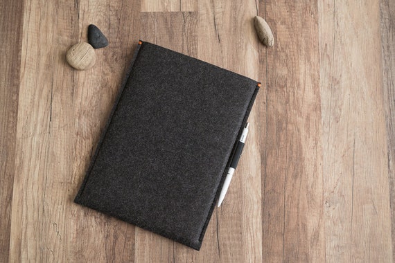 Manicotto In Feltro E Pelle Per Surface Pro 9 (2022), Grigio, MADE IN UK