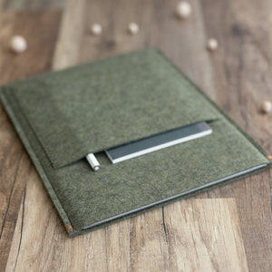 Funda minimalista para Surface Pro, fieltro verde oliva oscuro
