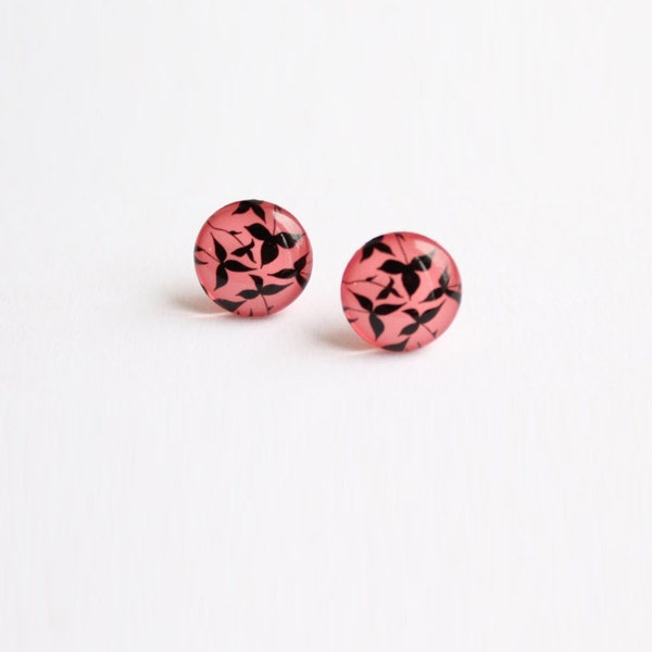 12,5 mm small stud earrings, small studs,  pink studs, red studs, pink stud earrings, red stud earrings,  leaves, leaf, nature