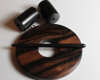 Toggle with end caps, Ebony, hand carved