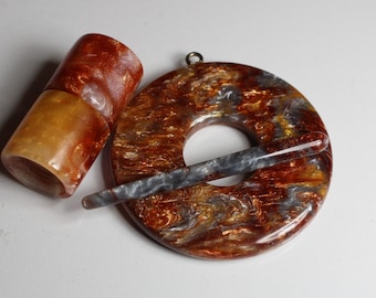 Toggle with end caps, Molten Ore Resin, hand carved