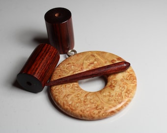 Toggle with end caps, Box Elder Burl with Rosewood, hand carved