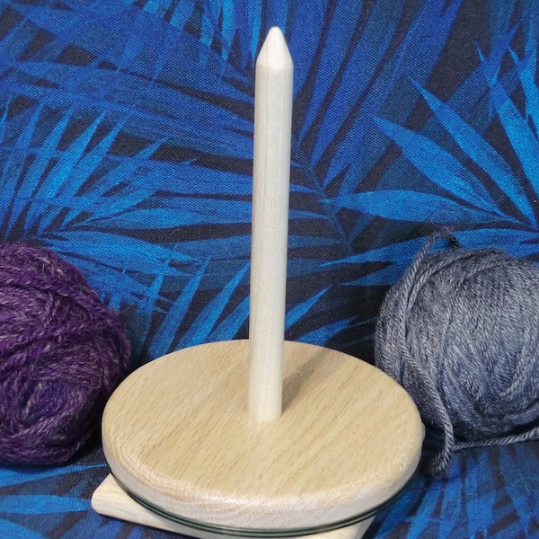 Yarn spinner / Red oak