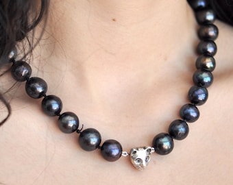 Big Black Pearl Necklace, fine jewelry, mom Cat charm Necklace, Freshwater Pearl Necklace, Cat Jewelry, Pearl Jewelry
