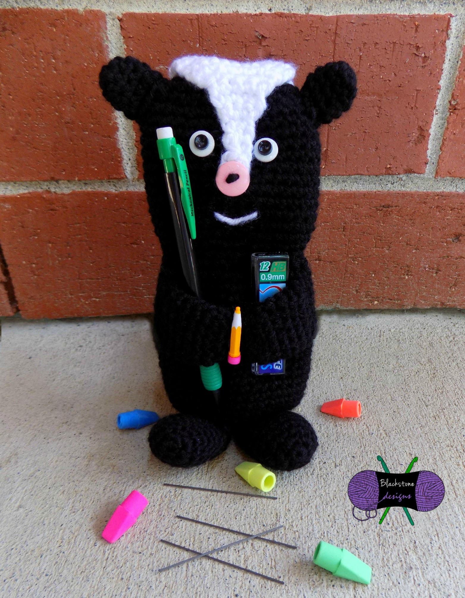 27 Back-to-School Crochet Ideas for Crafting Enthusiasts 27 Crochet Pouch Pattern Skunk Pencil Holder