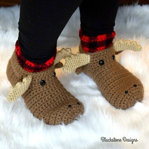 Crochet Slippers Pattern for Moose Slippers ADULT size, Crochet Moose Pattern, Crochet Buffalo Plaid Pattern, Crochet Slippers for Adults