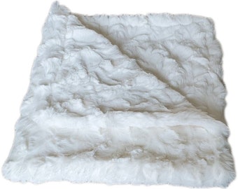 Luxury Faux Fur Dog Blanket - Snow