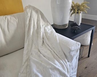 Luxury Faux Fur Throw Blanket