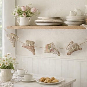 Vintage Quilt Bunny Garland – Patchwork Easter Banner, Farmhouse Spring Decor