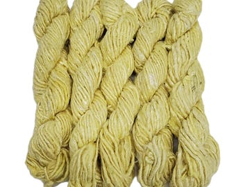 Hilo vegano Banana Silk: fibra de viscosa suave y amarilla