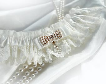 Boxed Light Ivory Lace Wedding Garter - Vintage Bridal Toss Garter