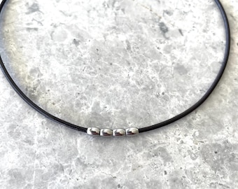 Gargantilla minimalista de cuero, collar negro o marrón con cuentas, joyería sencilla para mujer.