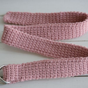 Pink Hand Crocheted Belt. Small size belt measures 32 inches long.  A great summer belt that can be worn with everything.