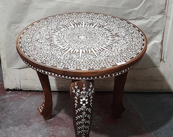 Ingelegde bijzettafel | Ingelegde salontafel | Ronde hoektafel | Natuurlijk houten nachtkastje | Handgemaakte bijzettafel: op maat gemaakt, morsbestendige coating
