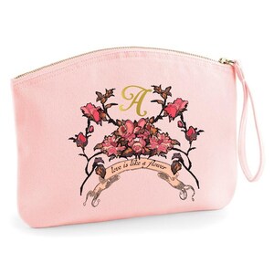 Pulsera personalizada con estampado floral de rosas: nombre y bolsa con cremallera