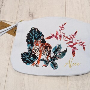 Pulsera personalizada con estampado de tigre: nombre y bolsa con cremallera