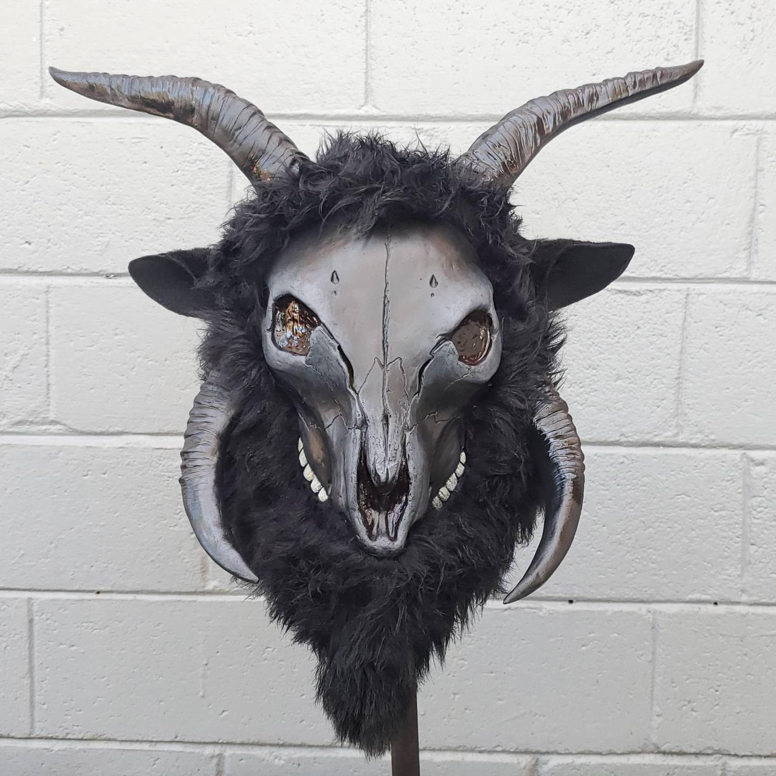 ゴートくんG.O.A.T 山羊マスク オリジナルフィギュア Goat Skull Mask with Double Horns - Etsy 日本