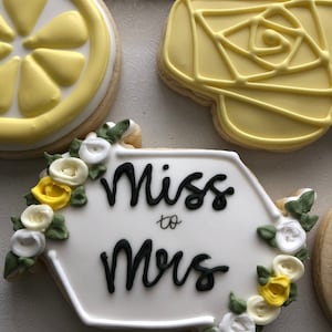 Lemon Themed Bridal shower sugar cookies, My main squeeze sugar cookies, engagement party sugar cookies, bridal shower favors, wedding image 2