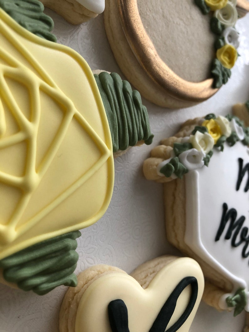 Lemon Themed Bridal shower sugar cookies, My main squeeze sugar cookies, engagement party sugar cookies, bridal shower favors, wedding image 8