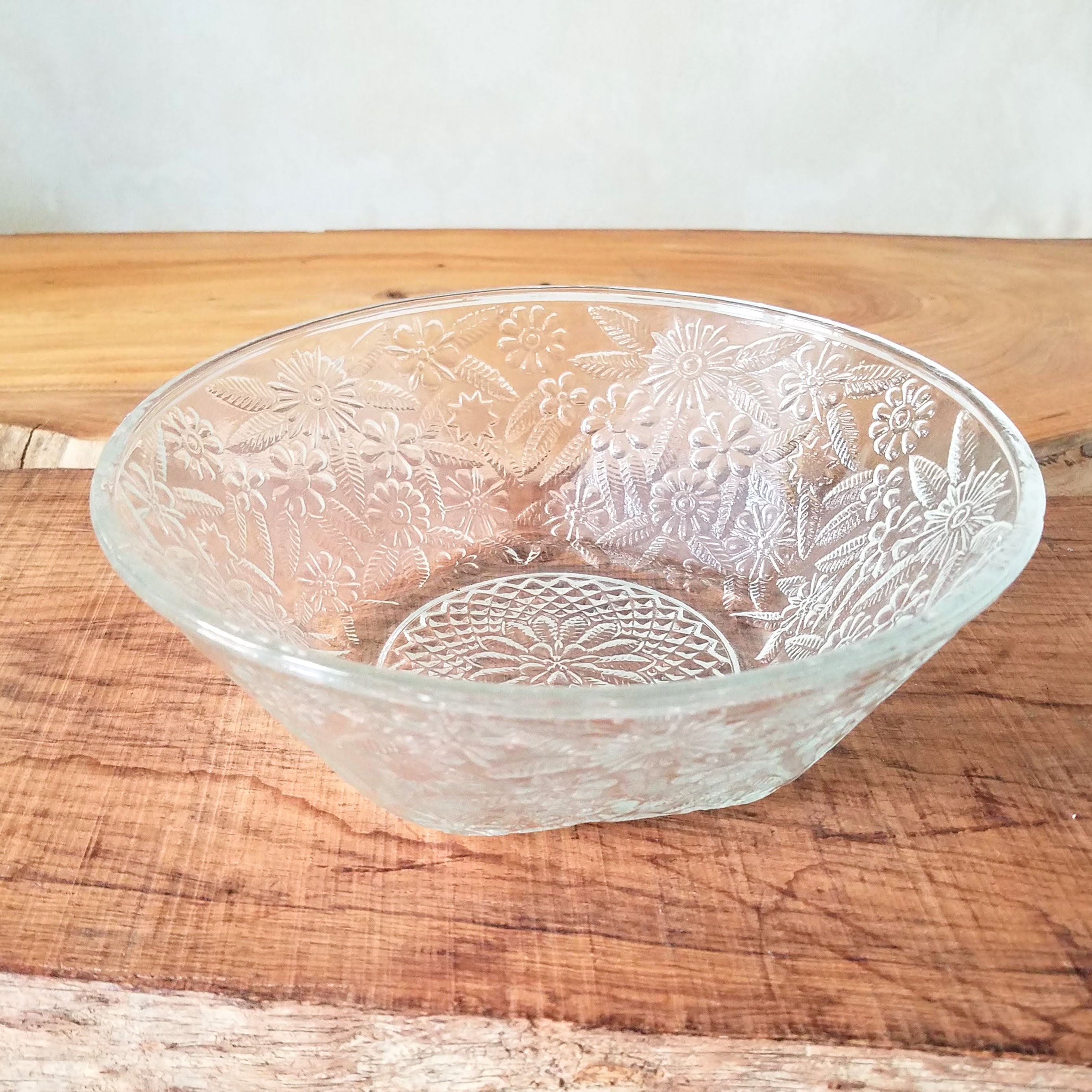 Vintage Pressed Glass Bowl, Indiana Glass Daisy Pattern Clear Glassware