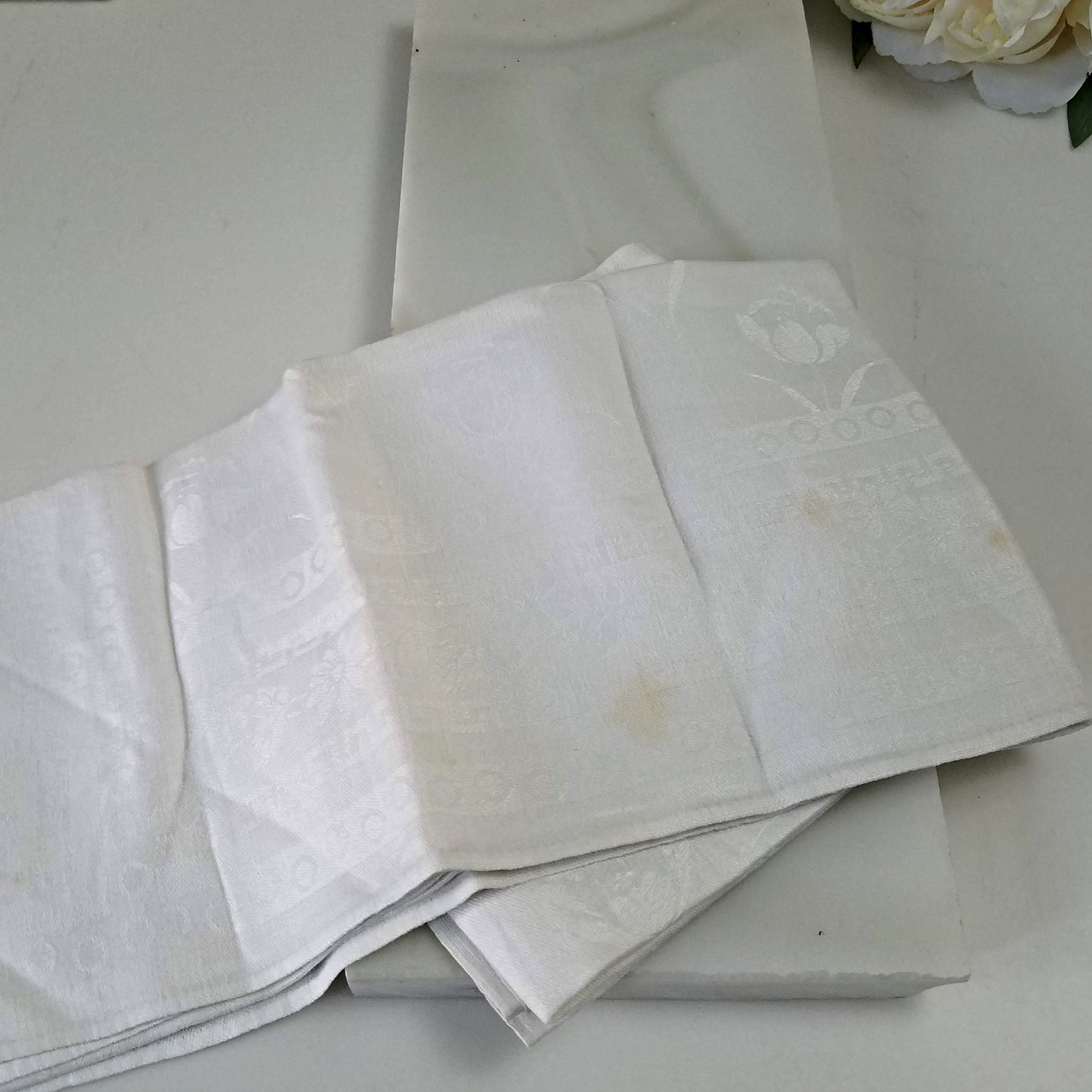 Jacquard Irish Linen Napkins, Set of 5 Vintage Linen Napkins, Antique
