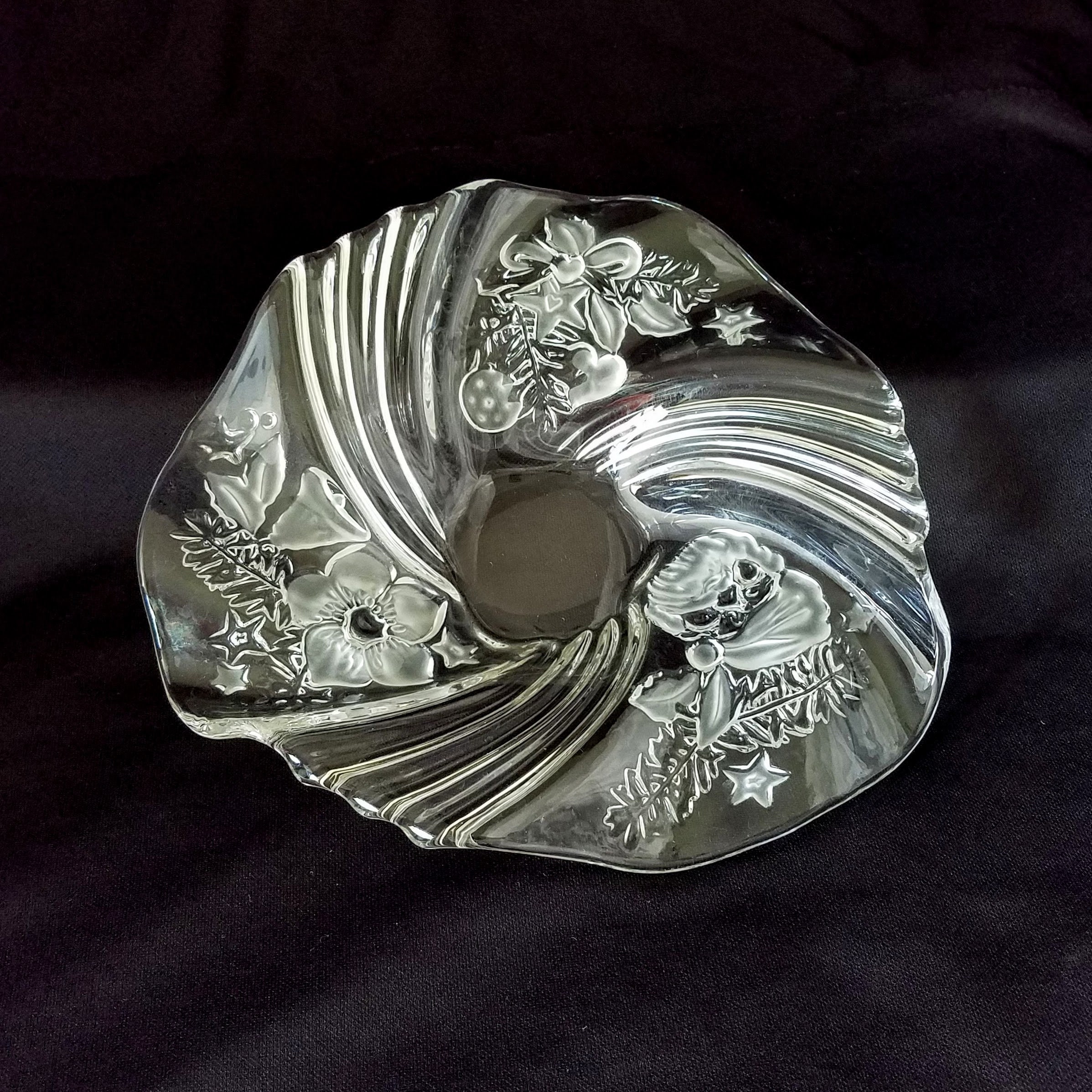 Mikasa Crystal Christmas Medley Bowl, Holiday Crystal Swirl Bowl