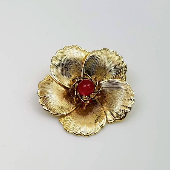 Vintage Gold Tone Flower Brooch, Red Moonglow Center Flower Brooch, Romantic Jewelry Gifts for Her, Holiday Gift Guide, Stocking Stuffer