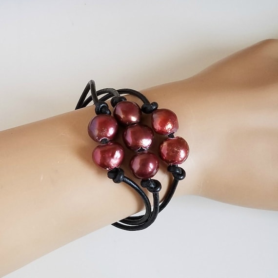 Romantic Pearl Bracelet, Cinnamon Red Freshwater Pearl and Black Leather Bracelet, Boho Pearl Bracelet, Romantic Jewelry Gift For Her