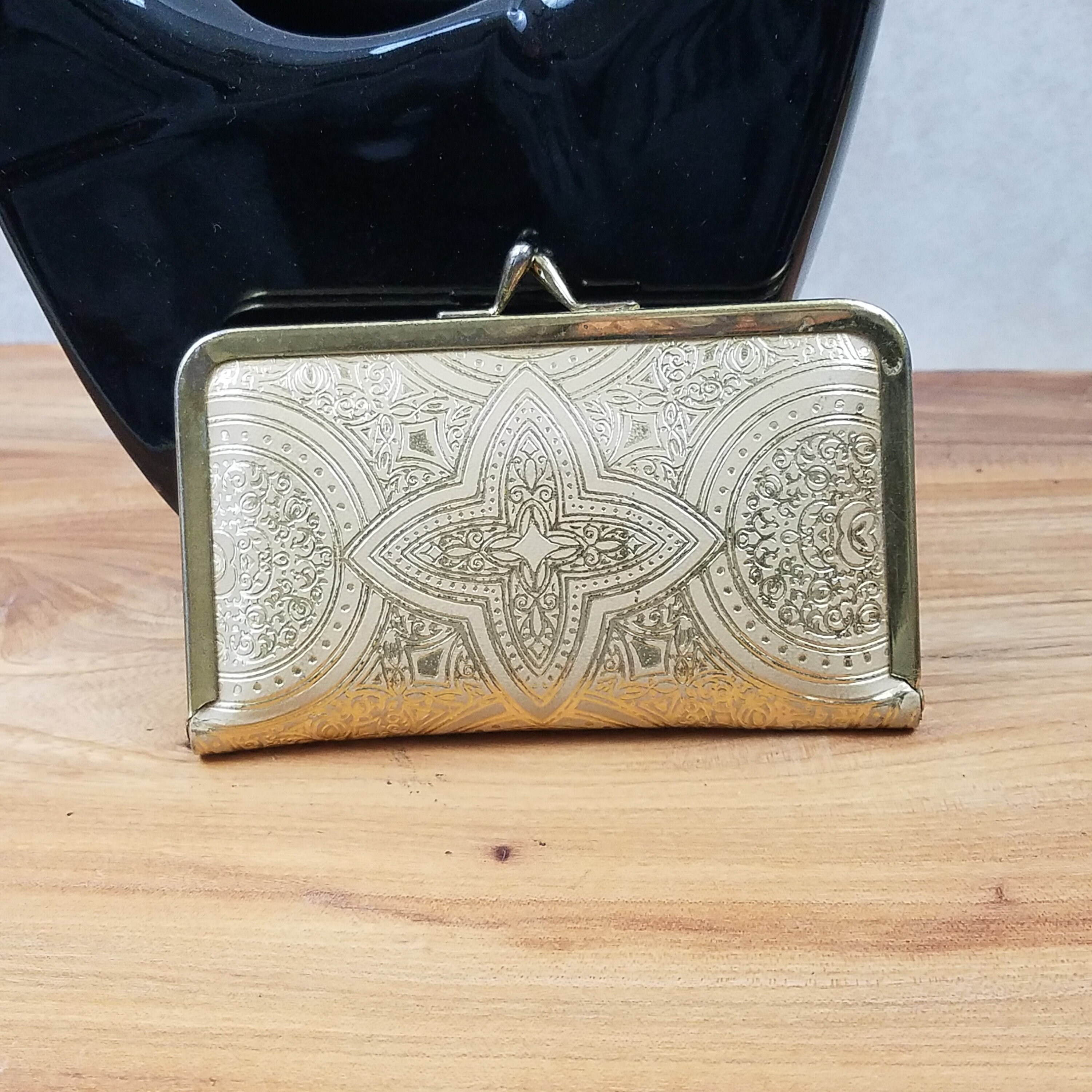 Vintage Leather Travel Nail Kit with Kiss Clasp, Beige and Gold Leather