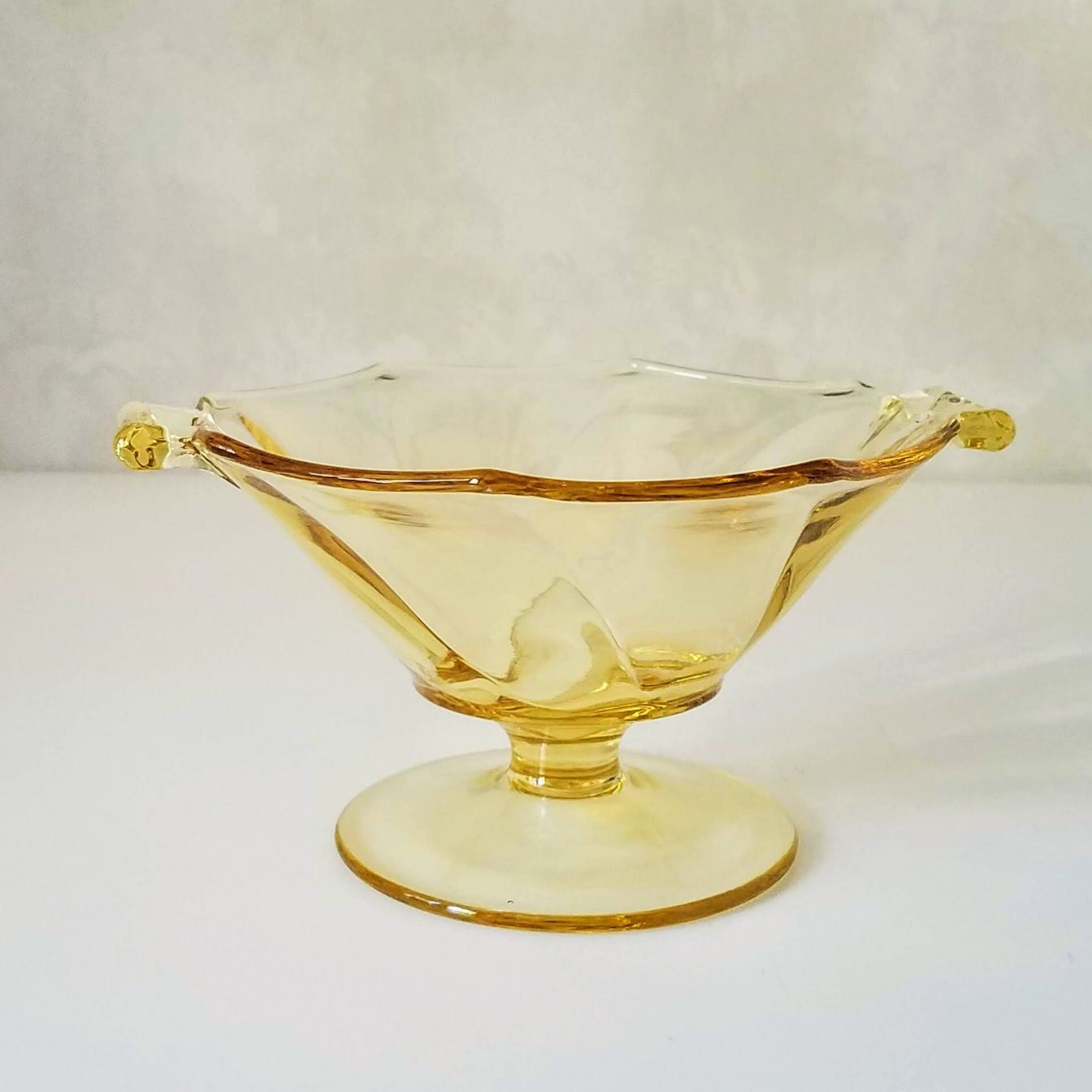 Fostoria Elegant Glassware Fairfax Topaz Two Handled Pedestal Bowl