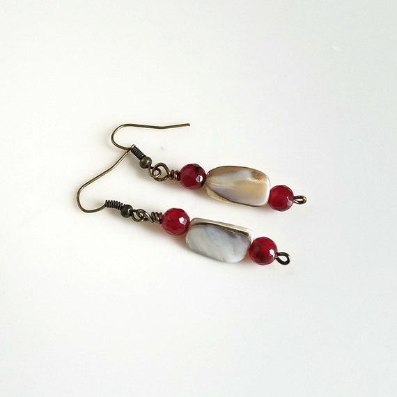 Lightweight White Red Natural Earrings, Boho Jewelry Shell Earring, Everyday Earring Gifts for Women