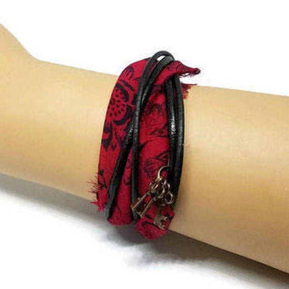 Silk Bracelet, Boho Wrap Bracelet, Red Sari Silk Wrap Bracelet, Leather Bracelet, Skeleton Key Charm, Magnetic Clasp, Gift for Her