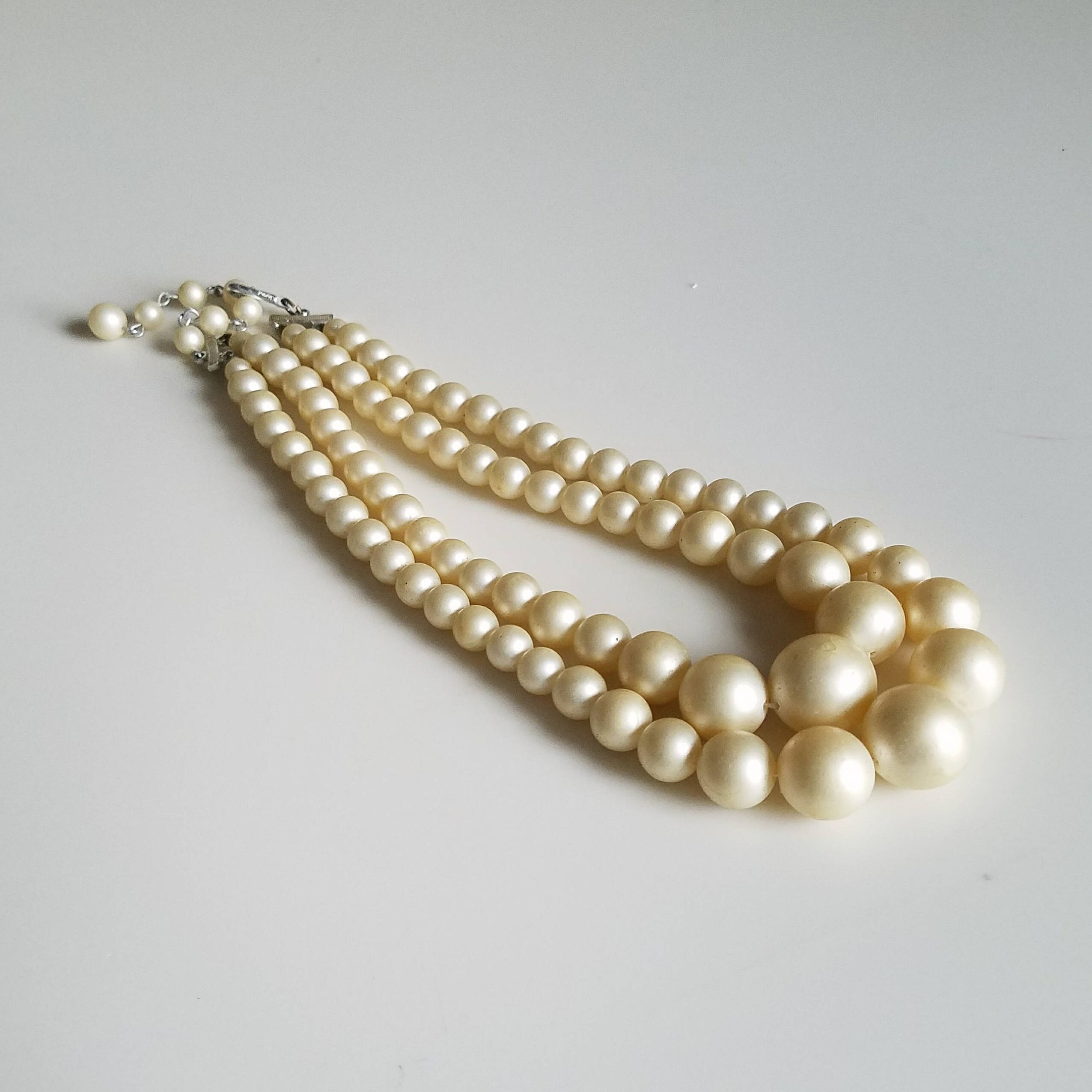 Vintage Cream Beaded Necklace, Retro Two Strand Graduated Beaded