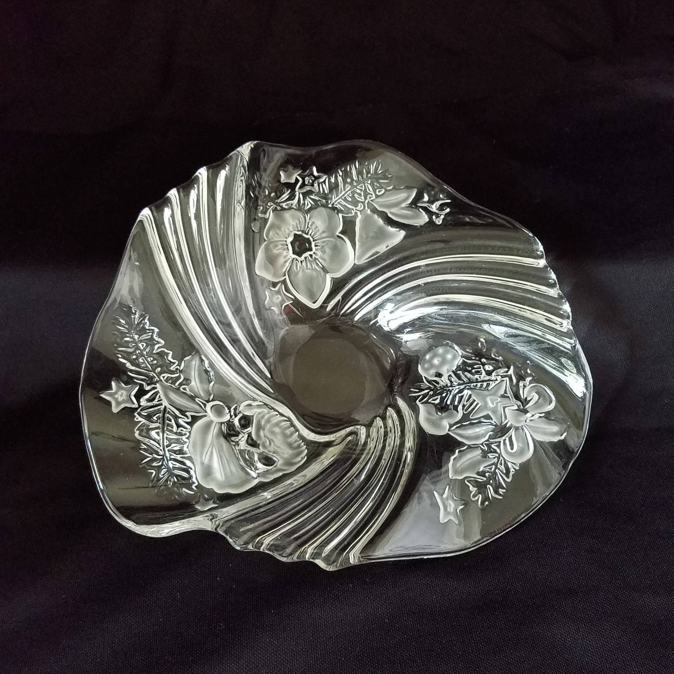 Mikasa Crystal Christmas Medley Bowl, Holiday Crystal Swirl Bowl