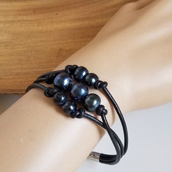 Peacock Blue Freshwater Pearl and Black Leather Bracelet, Leather Boho Pearl Bracelet, Romantic Gift For Her, Boho Jewelry Gift
