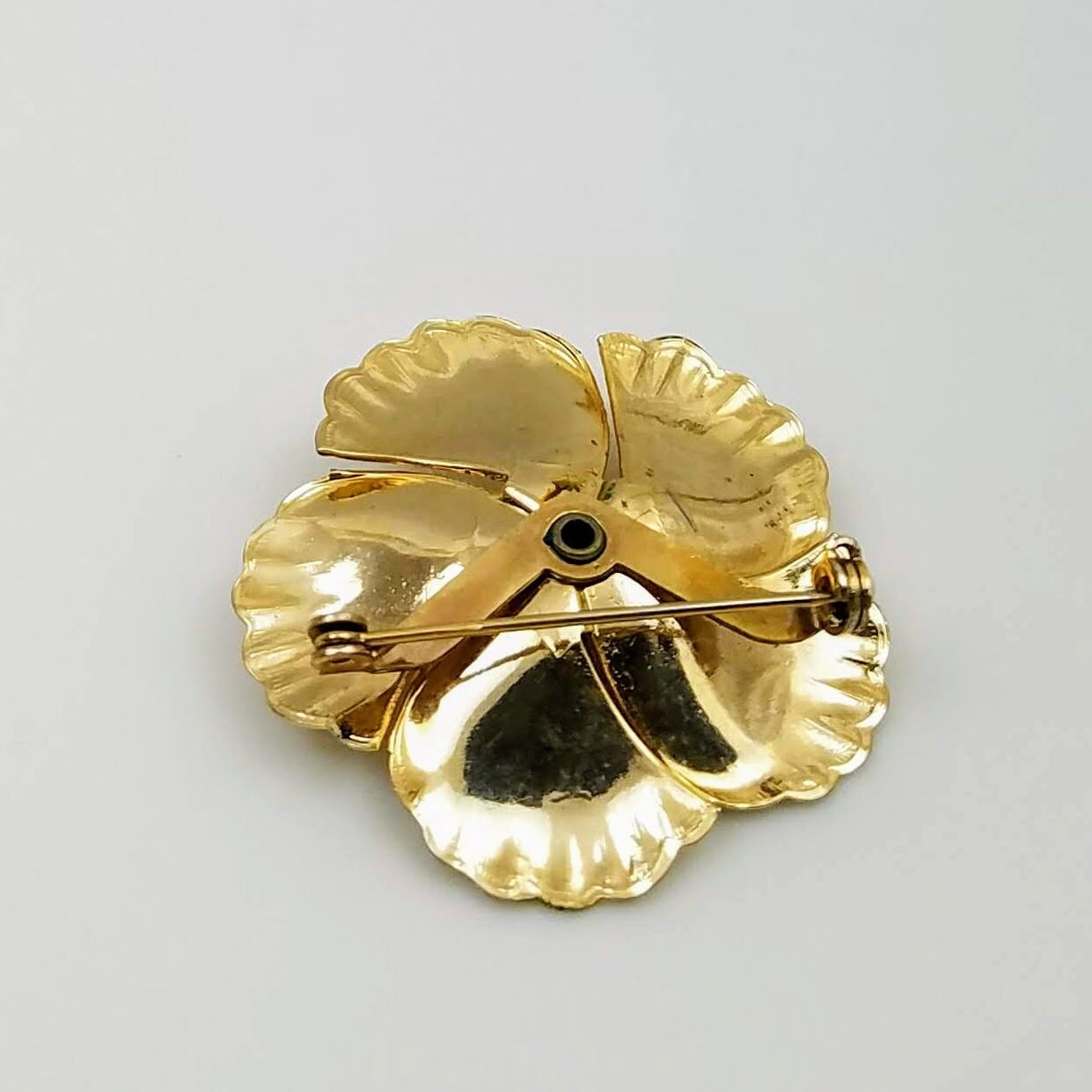 Vintage Gold Tone Flower Brooch, Red Moonglow Center Flower Brooch ...