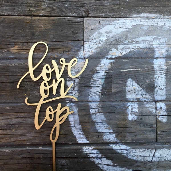 Adorno de madera para tarta de bodas "Love On Top", cortado a láser, 5.5"