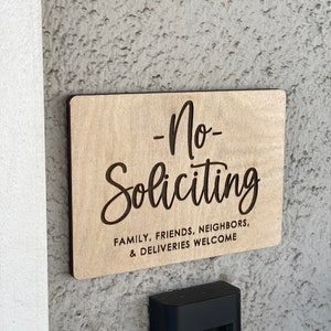 No Soliciting Door Sign, Door Bell Sign, No Knocking Sign, Please Do Not Disturb Door Sign, Baby Sleeping Sign, Wood Door Sign, Privacy Sign immagine 1