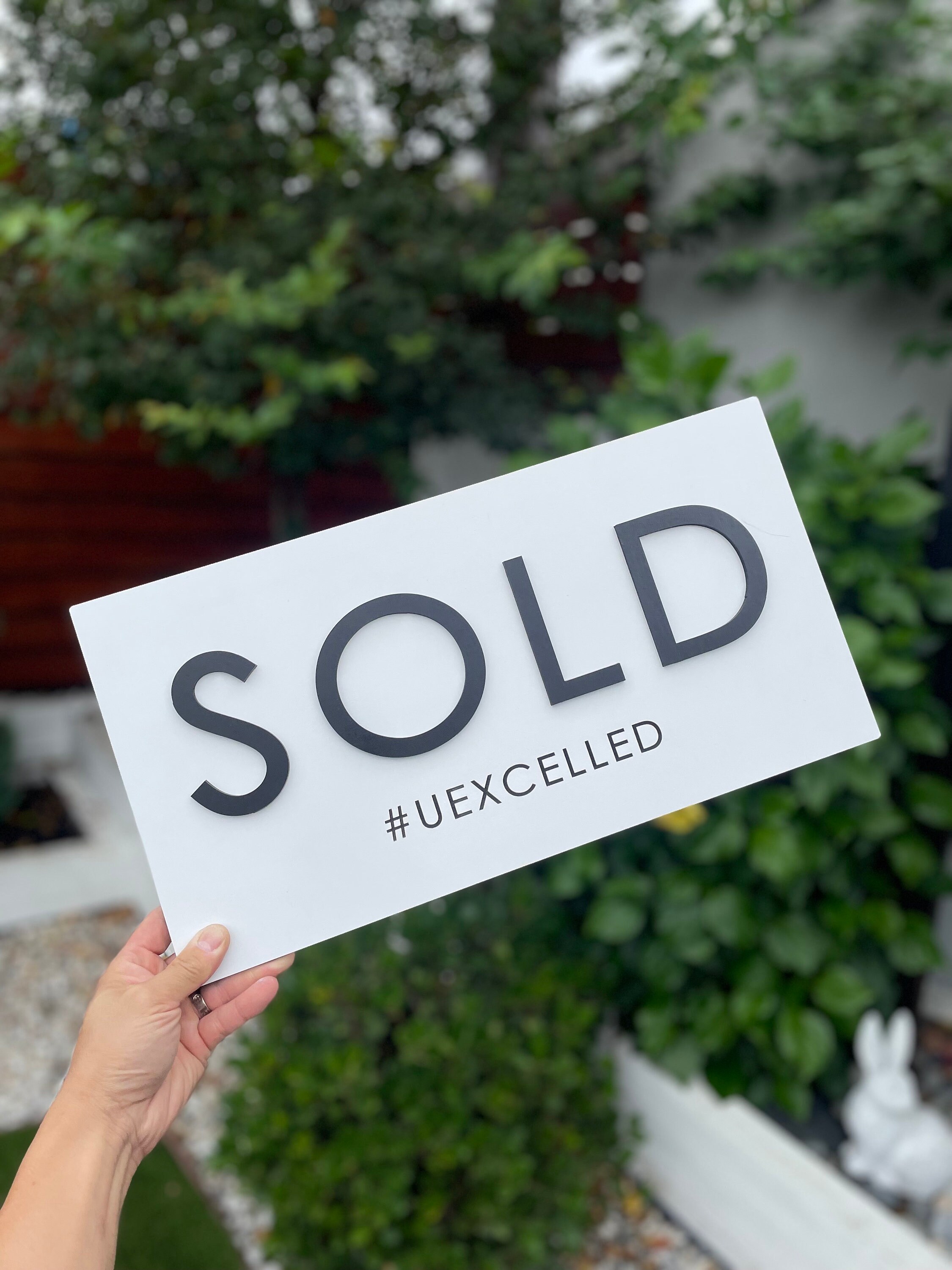 Personalized SOLD Sign, Realtor Closing Gift (18x9 Inches) - Etsy