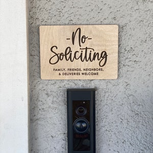 No Soliciting Door Sign, Door Bell Sign, No Knocking Sign, Please Do Not Disturb Door Sign, Baby Sleeping Sign, Wood Door Sign, Privacy Sign immagine 2